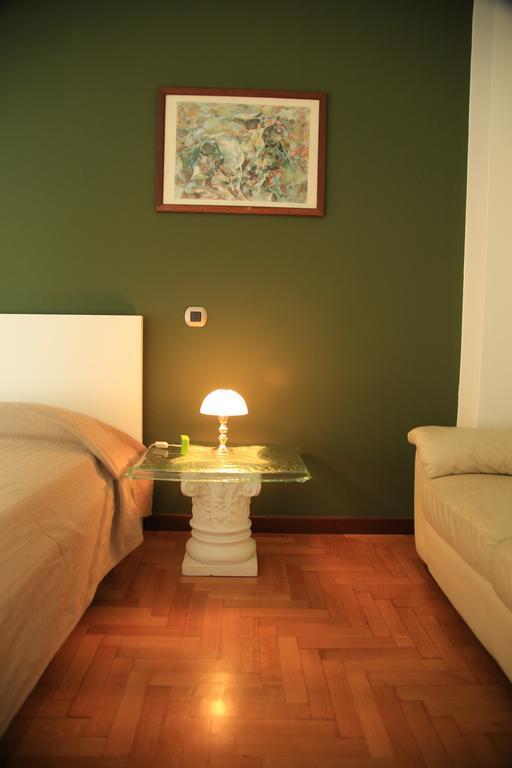 Bilocale Indipendente Appartement Milaan Kamer foto